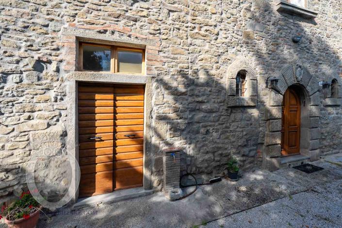 Image No.55-4 Bed Farmhouse for sale