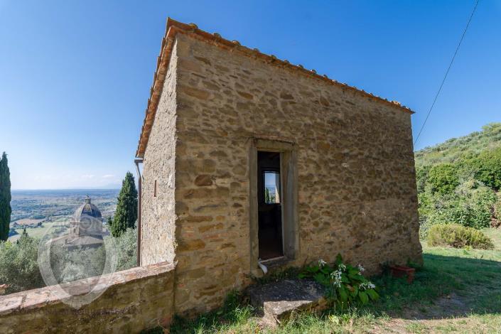 Image No.14-7 Bed Farmhouse for sale