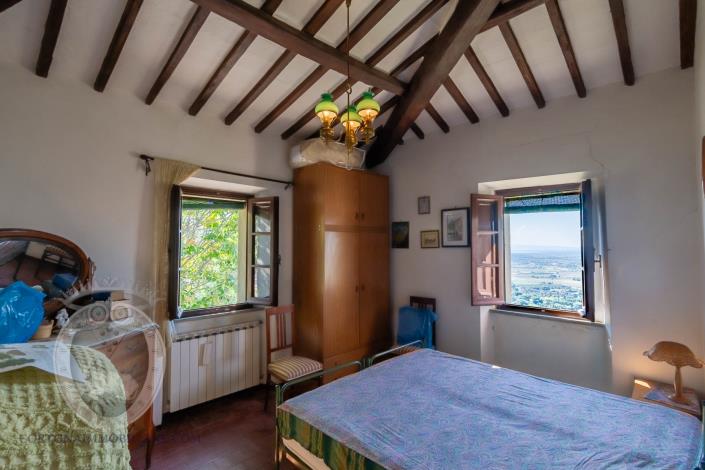 Image No.23-7 Bed Farmhouse for sale