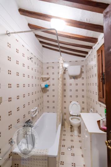 Image No.26-7 Bed Farmhouse for sale