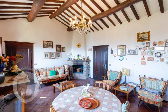 Image No.31-7 Bed Farmhouse for sale