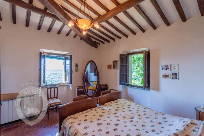 Image No.30-7 Bed Farmhouse for sale