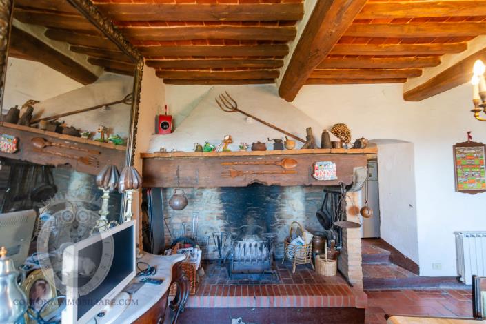 Image No.43-7 Bed Farmhouse for sale