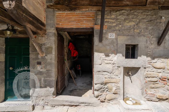 Image No.20-1 Bed Townhouse for sale