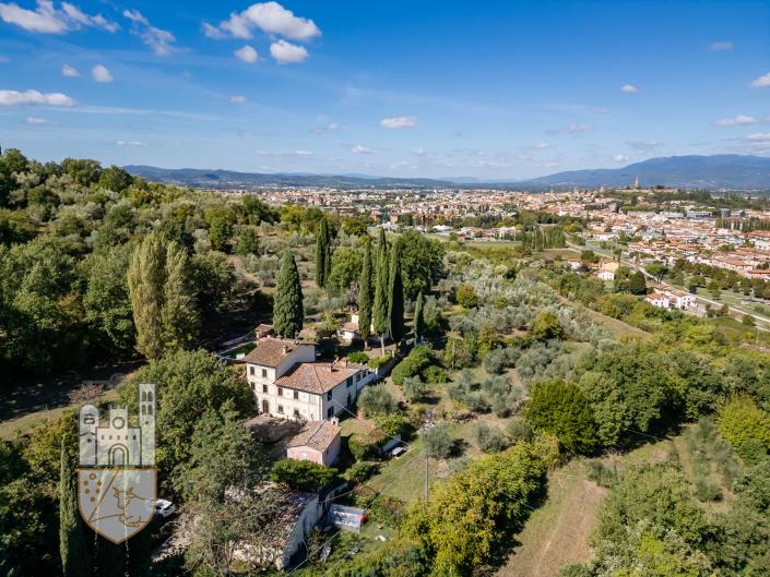 Image No.4-8 Bed Villa for sale