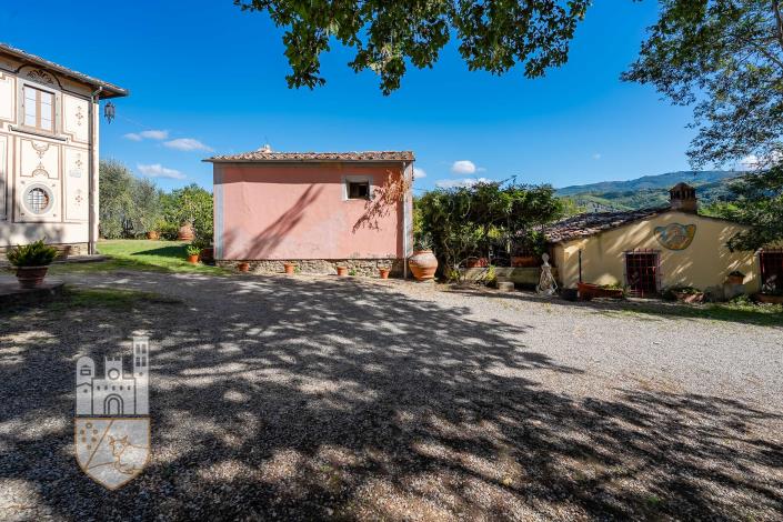Image No.14-8 Bed Villa for sale