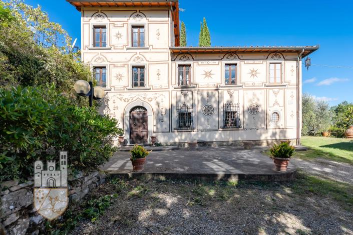 Image No.15-8 Bed Villa for sale