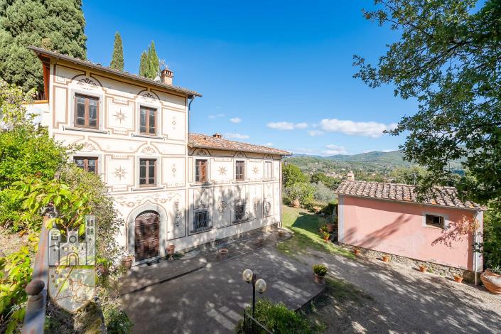 Image No.17-8 Bed Villa for sale