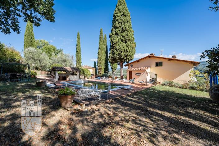 Image No.20-8 Bed Villa for sale