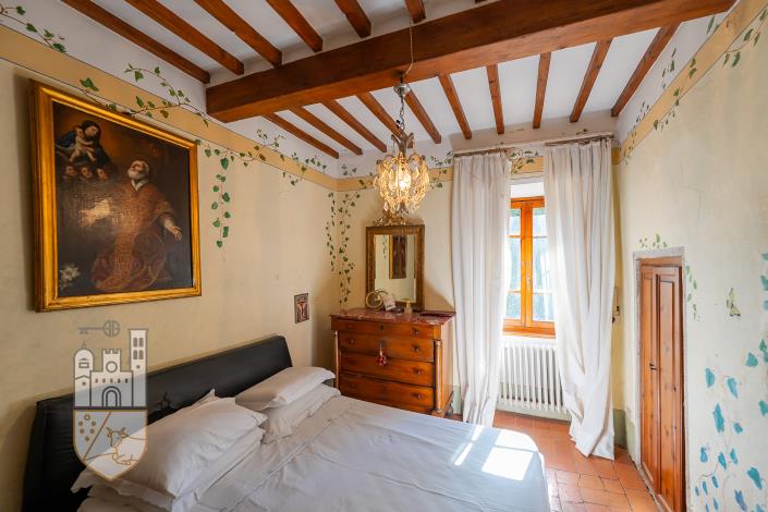 Image No.32-8 Bed Villa for sale