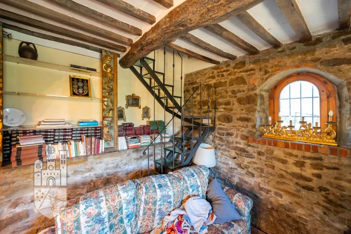 Image No.49-8 Bed Villa for sale