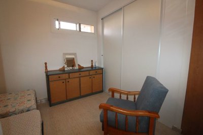 2803bedhousewithbasement220822160218img1958