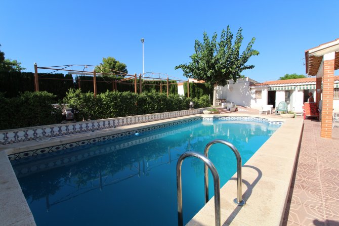 Image No.12-6 Bed Villa for sale