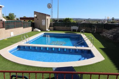 2382bedroomquad040425141543img0555pool