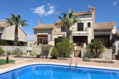 121373bedroomlargeplotandgolfviews08042514531