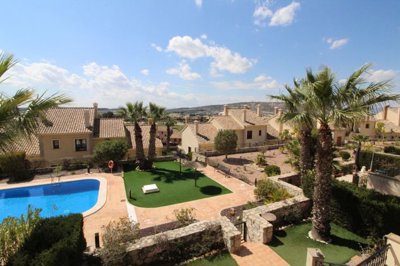 121373bedroomlargeplotandgolfviews08042514542