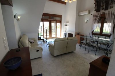 121373bedroomlargeplotandgolfviews08042514572