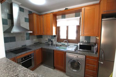 121373bedroomlargeplotandgolfviews08042514583