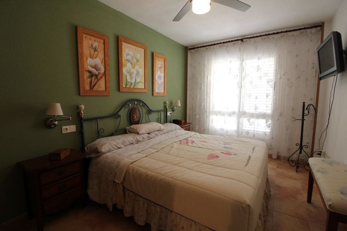 Image No.20-4 Bed Property for sale