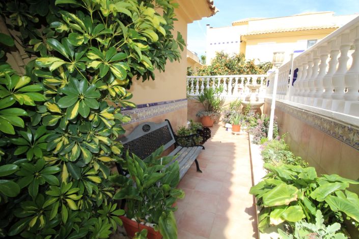 Image No.22-4 Bed Property for sale