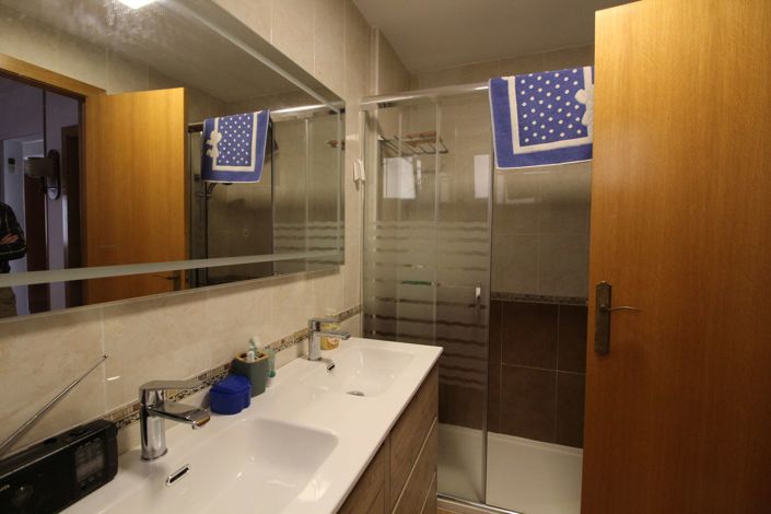 Image No.3-4 Bed Property for sale