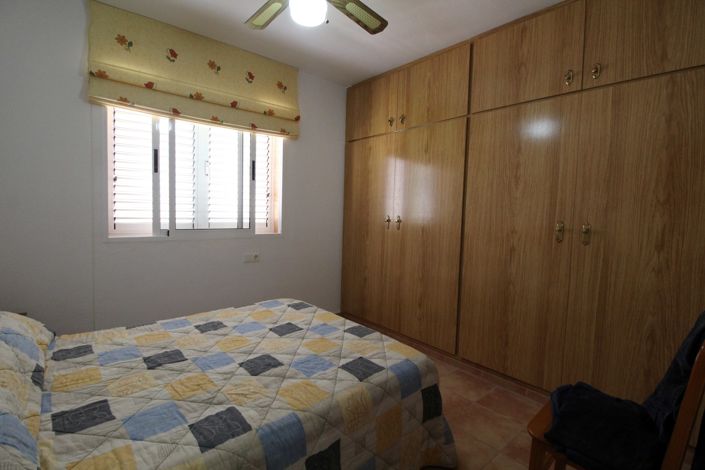 Image No.4-4 Bed Property for sale