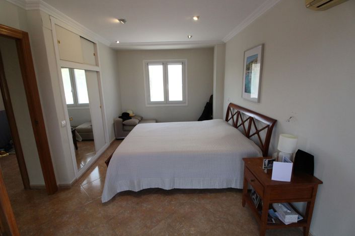 Image No.28-6 Bed Villa for sale