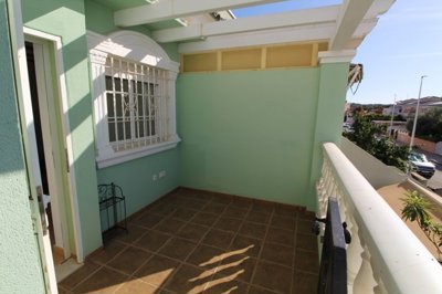 5213firstfloorapartmentclosetoshoppingcentre2