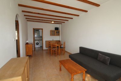 5213firstfloorapartmentclosetoshoppingcentre2