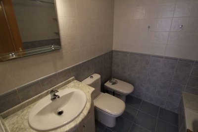 5213firstfloorapartmentclosetoshoppingcentre2