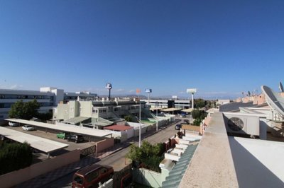 5213firstfloorapartmentclosetoshoppingcentre2