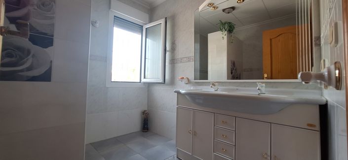 Image No.6-7 Bed Villa for sale