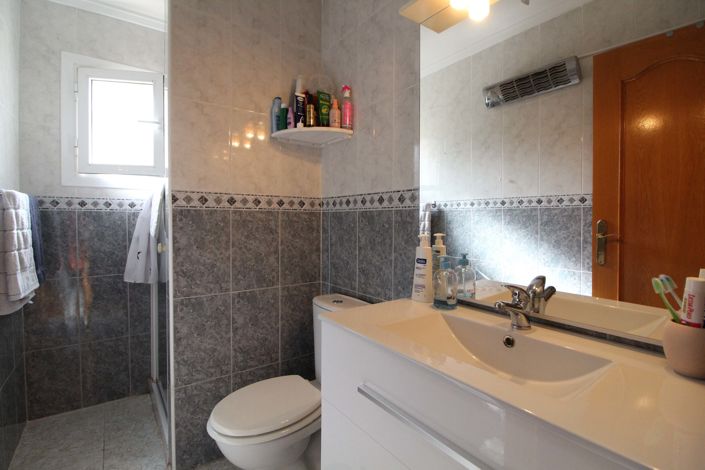 Image No.12-3 Bed Villa for sale