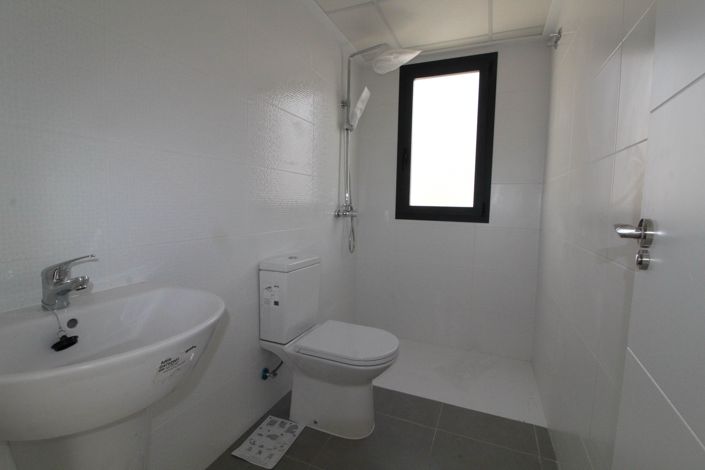 Image No.10-3 Bed Property for sale