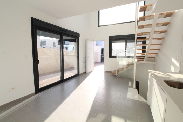 Image No.3-3 Bed Property for sale