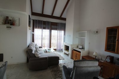 743topfloorapartment160126145443img4595