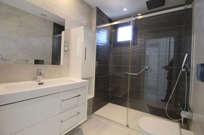 Image No.11-3 Bed Apartment for sale