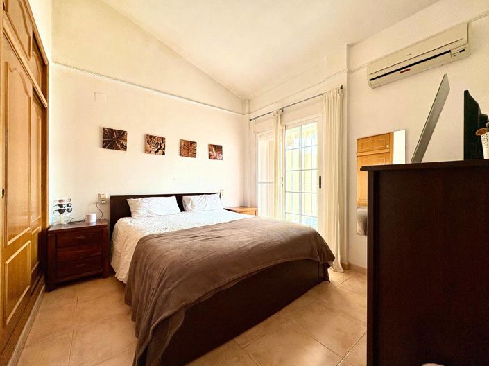 Image No.6-2 Bed Townhouse for sale