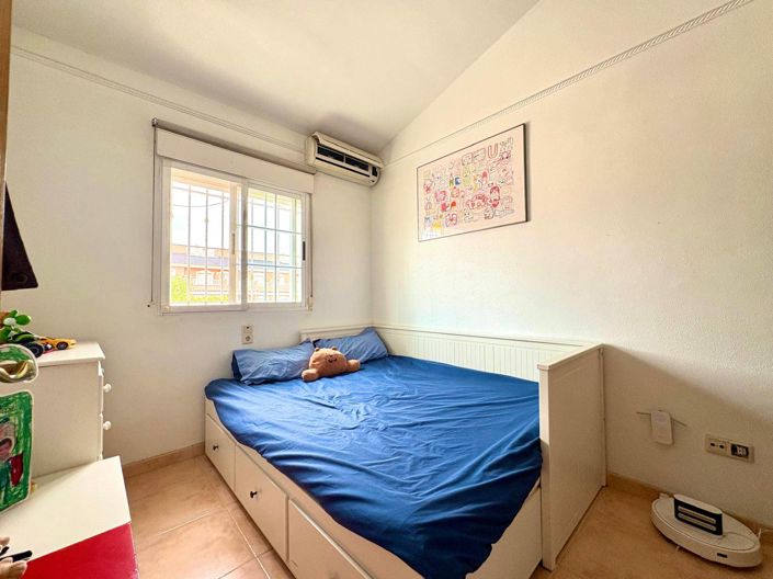 Image No.8-2 Bed Townhouse for sale