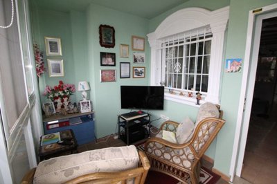 13649southeastfacinggroundfloorflat0805261119