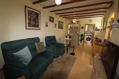 13649southeastfacinggroundfloorflat0805261119