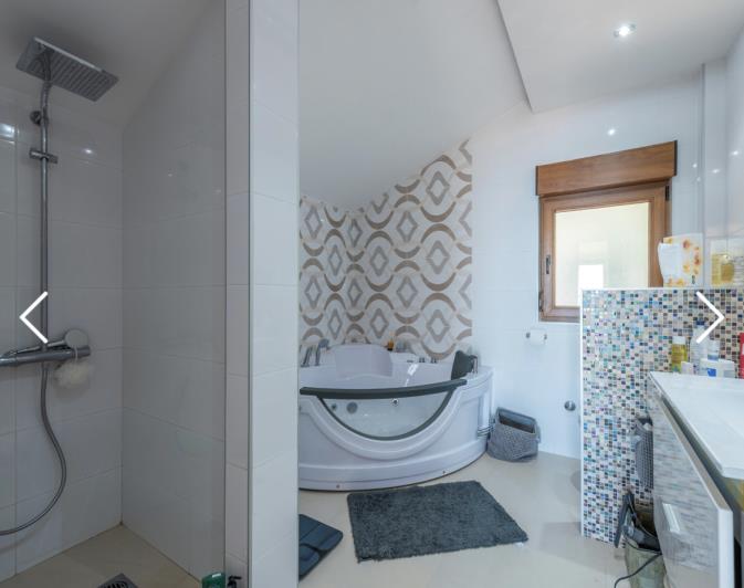 Image No.28-Villa / Détaché de 7 chambres à vendre à Budva