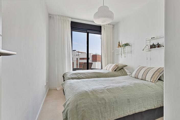 Image No.24-4 Bed Apartment for sale