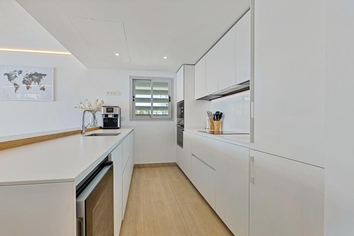 Image No.12-3 Bed Apartment for sale