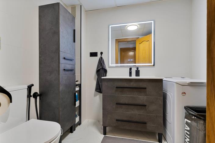 Image No.14-2 Bed Apartment for sale