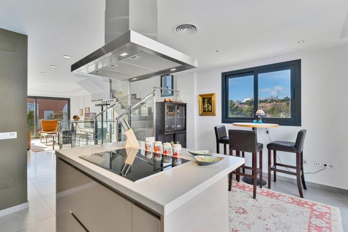 Image No.8-3 Bed Townhouse for sale