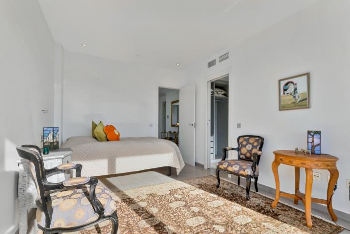 Image No.15-3 Bed Townhouse for sale