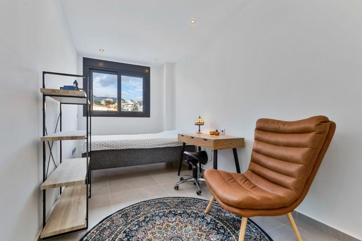 Image No.20-3 Bed Townhouse for sale