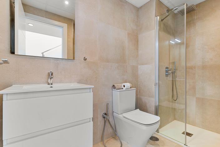 Image No.22-3 Bed Townhouse for sale