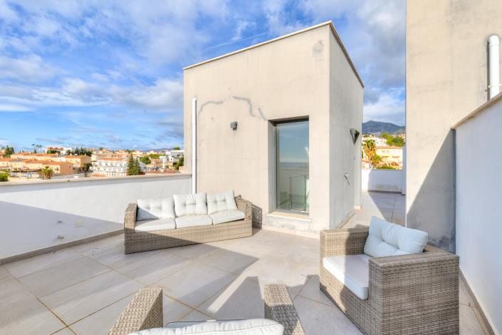 Image No.27-3 Bed Townhouse for sale